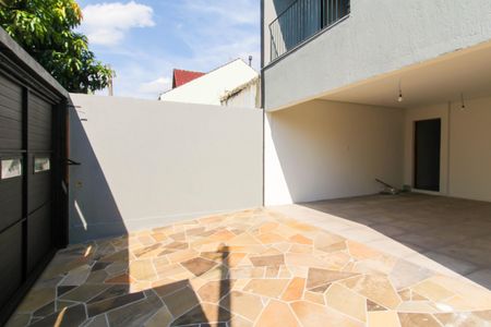 Casa à venda com 160m², 3 quartos e 4 vagas Casa à venda com 160m², 3 quartos e 4 vagasGaragem
