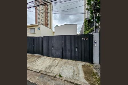 Casa para alugar com 200m², 6 quartos e 2 vagasFachada