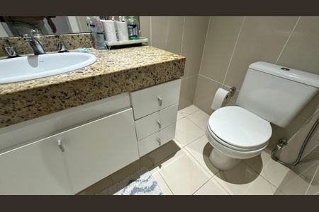 Apartamento à venda com 191m², 3 quartos e 3 vagas Apartamento à venda com 191m², 3 quartos e 3 vagasBanheiro