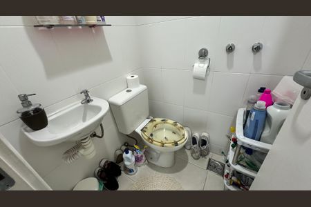 Apartamento à venda com 191m², 3 quartos e 3 vagas Apartamento à venda com 191m², 3 quartos e 3 vagasBanheiro de serviço