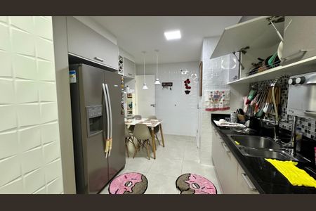 Apartamento à venda com 191m², 3 quartos e 3 vagas Apartamento à venda com 191m², 3 quartos e 3 vagasCozinha