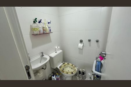Apartamento à venda com 191m², 3 quartos e 3 vagas Apartamento à venda com 191m², 3 quartos e 3 vagasBanheiro de serviço