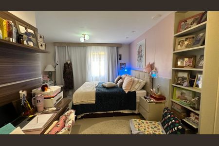 Apartamento à venda com 191m², 3 quartos e 3 vagas Apartamento à venda com 191m², 3 quartos e 3 vagasQuarto 3