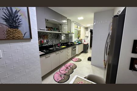 Apartamento à venda com 191m², 3 quartos e 3 vagas Apartamento à venda com 191m², 3 quartos e 3 vagasCozinha