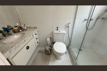 Apartamento à venda com 191m², 3 quartos e 3 vagas Apartamento à venda com 191m², 3 quartos e 3 vagasBanheiro do Quarto 2