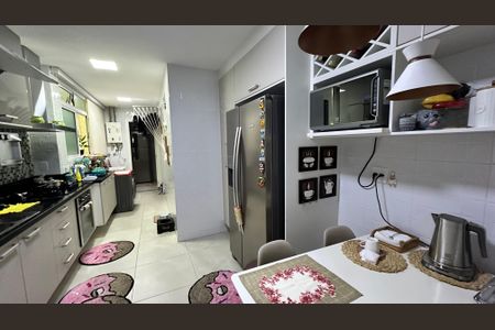 Apartamento à venda com 191m², 3 quartos e 3 vagas Apartamento à venda com 191m², 3 quartos e 3 vagasCozinha