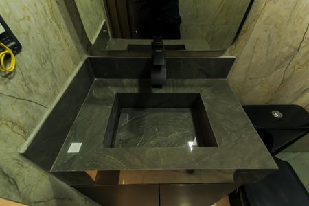 Banheiro de apartamento à venda com 1 quarto, 33m² em Alto da Mooca, São Paulo