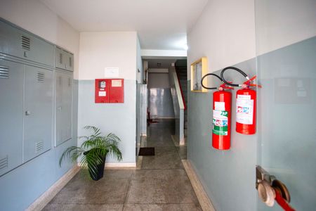 Apartamento para alugar com 80m², 2 quartos e 1 vagaHall social