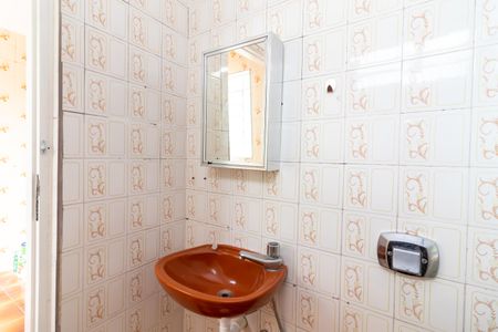 Banheiro de casa para alugar com 1 quarto, 60m² em Vila Santa Maria, São Paulo