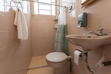 Casa para alugar com 200m², 3 quartos e 4 vagasBanheiro Kitnet