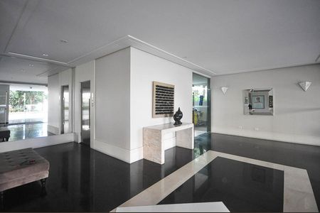 Apartamento para alugar com 200m², 3 quartos e 2 vagas Apartamento para alugar com 200m², 3 quartos e 2 vagasHall Social