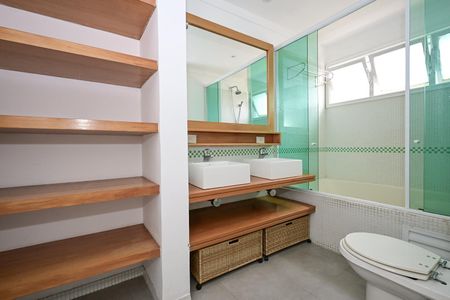 Apartamento para alugar com 200m², 3 quartos e 2 vagasBanheiro Suíte