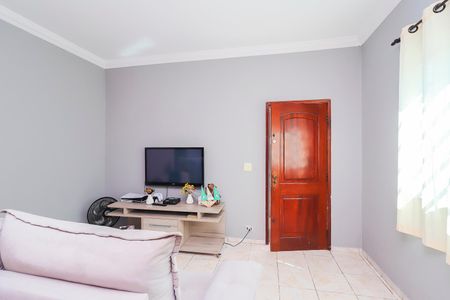 Casa à venda com 190m², 3 quartos e 2 vagasSala