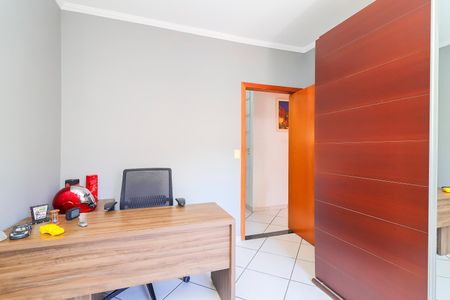 Casa à venda com 190m², 3 quartos e 2 vagasQuarto 3