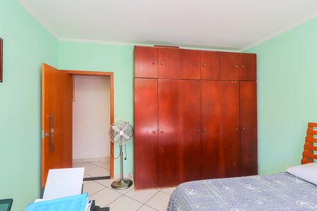 Casa à venda com 190m², 3 quartos e 2 vagasQuarto 2