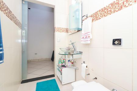 Casa à venda com 190m², 3 quartos e 2 vagasBanheiro 1