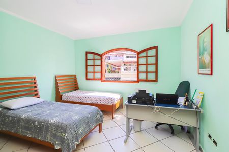 Casa à venda com 190m², 3 quartos e 2 vagasQuarto 2