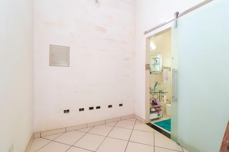 Casa à venda com 190m², 3 quartos e 2 vagasSalinha de descanso