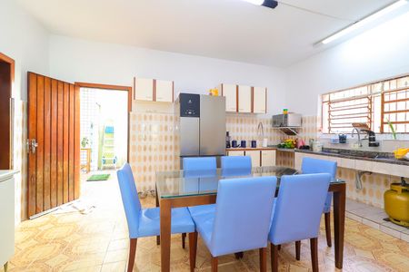 Casa à venda com 190m², 3 quartos e 2 vagasCozinha 1