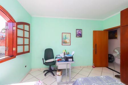 Casa à venda com 190m², 3 quartos e 2 vagasQuarto 2