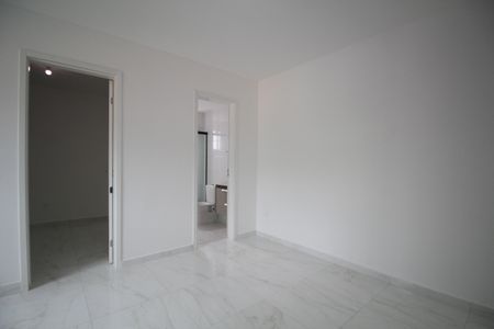 Casa para alugar com 2 quartos, 48m² em Parque Regina, São Paulo