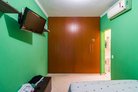 Suíte 1 de casa para alugar com 2 quartos, 68m² em Parque Regina, São Paulo