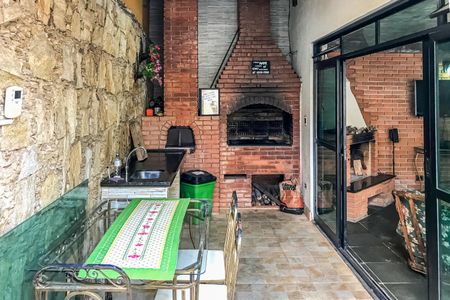 Casa à venda com 350m², 5 quartos e 5 vagasChurrasqueira