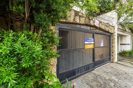 Casa à venda com 350m², 5 quartos e 5 vagasFachada