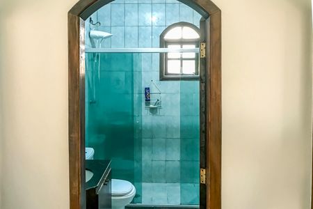 Casa à venda com 350m², 5 quartos e 5 vagasBanheiro 1