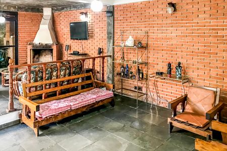 Casa à venda com 350m², 5 quartos e 5 vagasSala