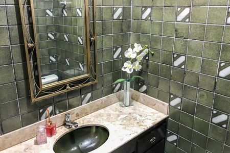 Casa à venda com 350m², 5 quartos e 5 vagasLavabo