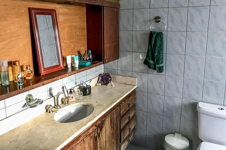 Casa à venda com 350m², 5 quartos e 5 vagasBanheiro 2