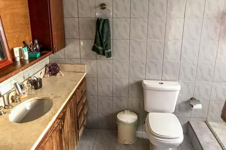 Casa à venda com 350m², 5 quartos e 5 vagasBanheiro 2