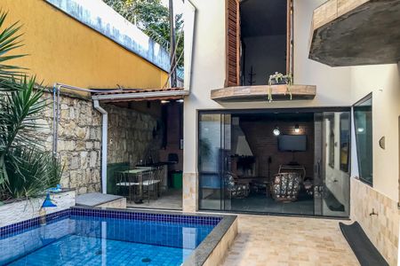 Casa à venda com 350m², 5 quartos e 5 vagasPiscina