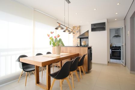 Apartamento à venda com 97m², 2 quartos e 2 vagasVaranda