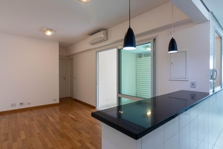 Sala de apartamento para alugar com 2 quartos, 66m² em Moema, São Paulo