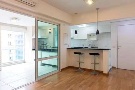 Sala de apartamento para alugar com 2 quartos, 66m² em Moema, São Paulo