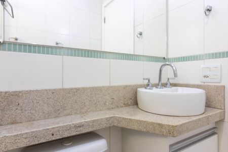 Apartamento para alugar com 66m², 2 quartos e 1 vagaBanheiro