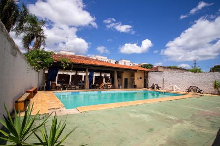 Casa para alugar com 1000m², 5 quartos e 4 vagasArea externa 