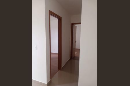 Corredor de apartamento para alugar com 2 quartos, 50m² em Costa E Silva, Porto Alegre