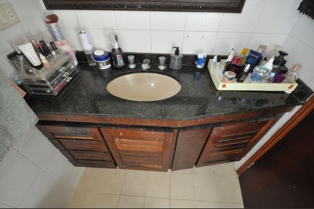 Casa à venda com 300m², 5 quartos e 4 vagasBanheiro da Suíte 1