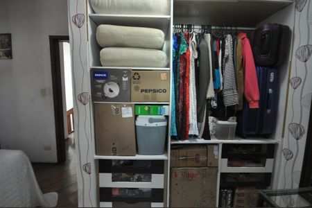 Casa à venda com 300m², 5 quartos e 4 vagasCloset da Suíte 2