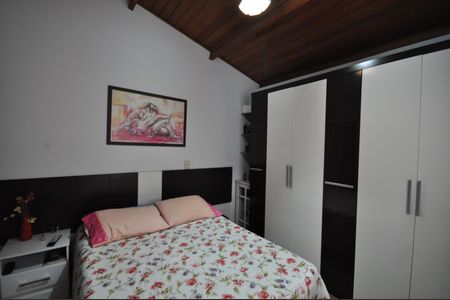 Casa à venda com 300m², 5 quartos e 4 vagasSuíte 1