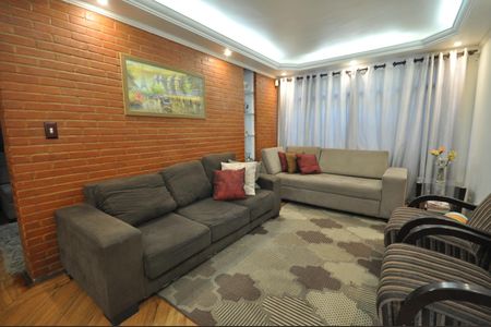 Sala de casa à venda com 5 quartos, 300m² em Vila Nivi, São Paulo