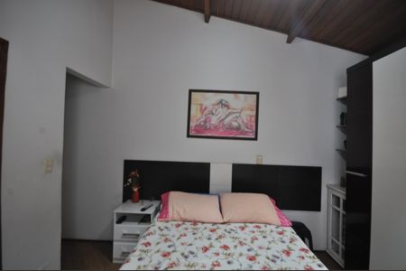 Casa à venda com 300m², 5 quartos e 4 vagasSuíte 1