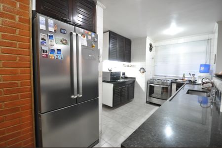 Casa à venda com 300m², 5 quartos e 4 vagasCozinha