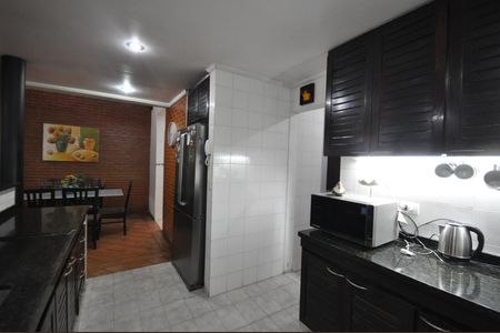 Casa à venda com 300m², 5 quartos e 4 vagasCozinha