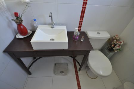 Casa à venda com 300m², 5 quartos e 4 vagasBanheiro da Suíte 2