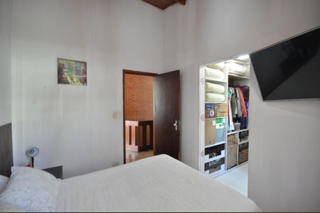 Casa à venda com 300m², 5 quartos e 4 vagasSuíte 2