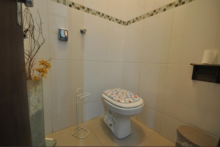 Casa à venda com 300m², 5 quartos e 4 vagasBanheiro Social